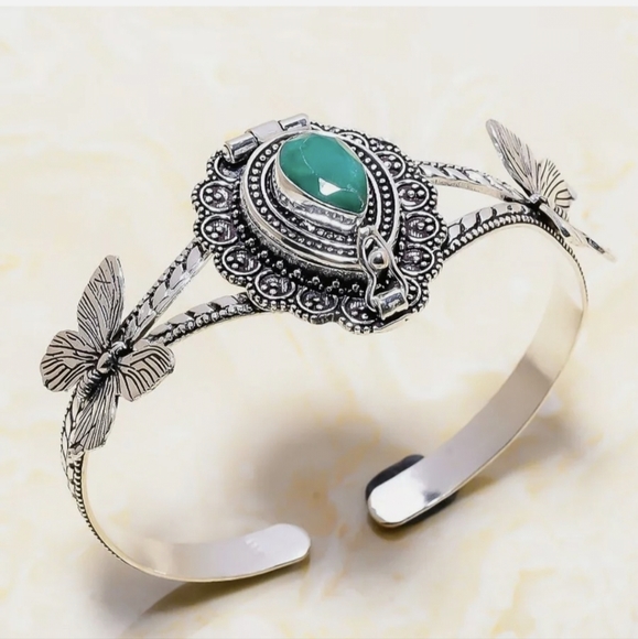 New Emerald 925 Silver Butterflies Poison Cuff Bracelet. - Picture 2 of 11